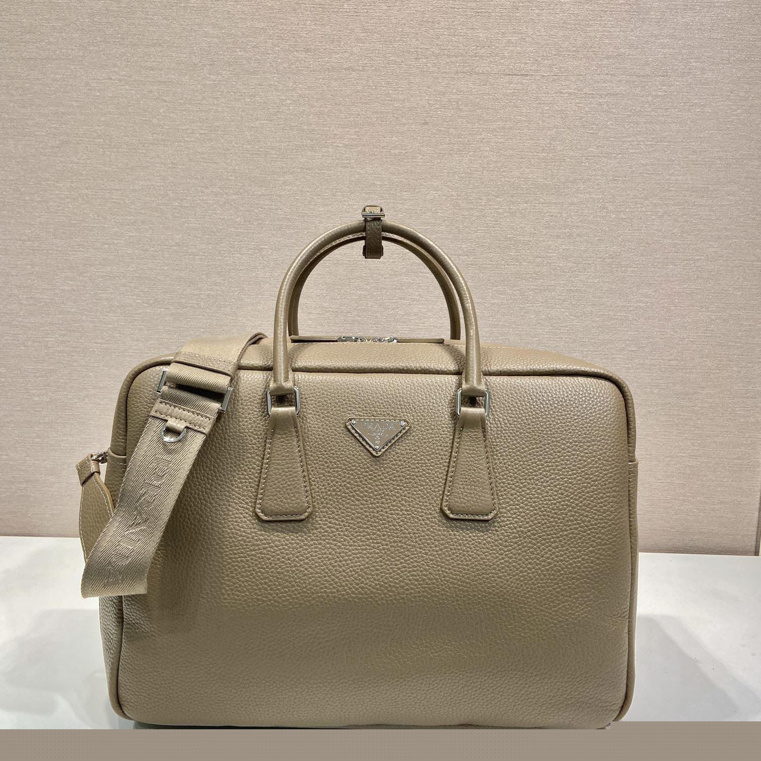 Pra*a briefcase